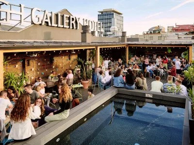 1721723357_Gallery Rooftop_Ambiente-23.thigh